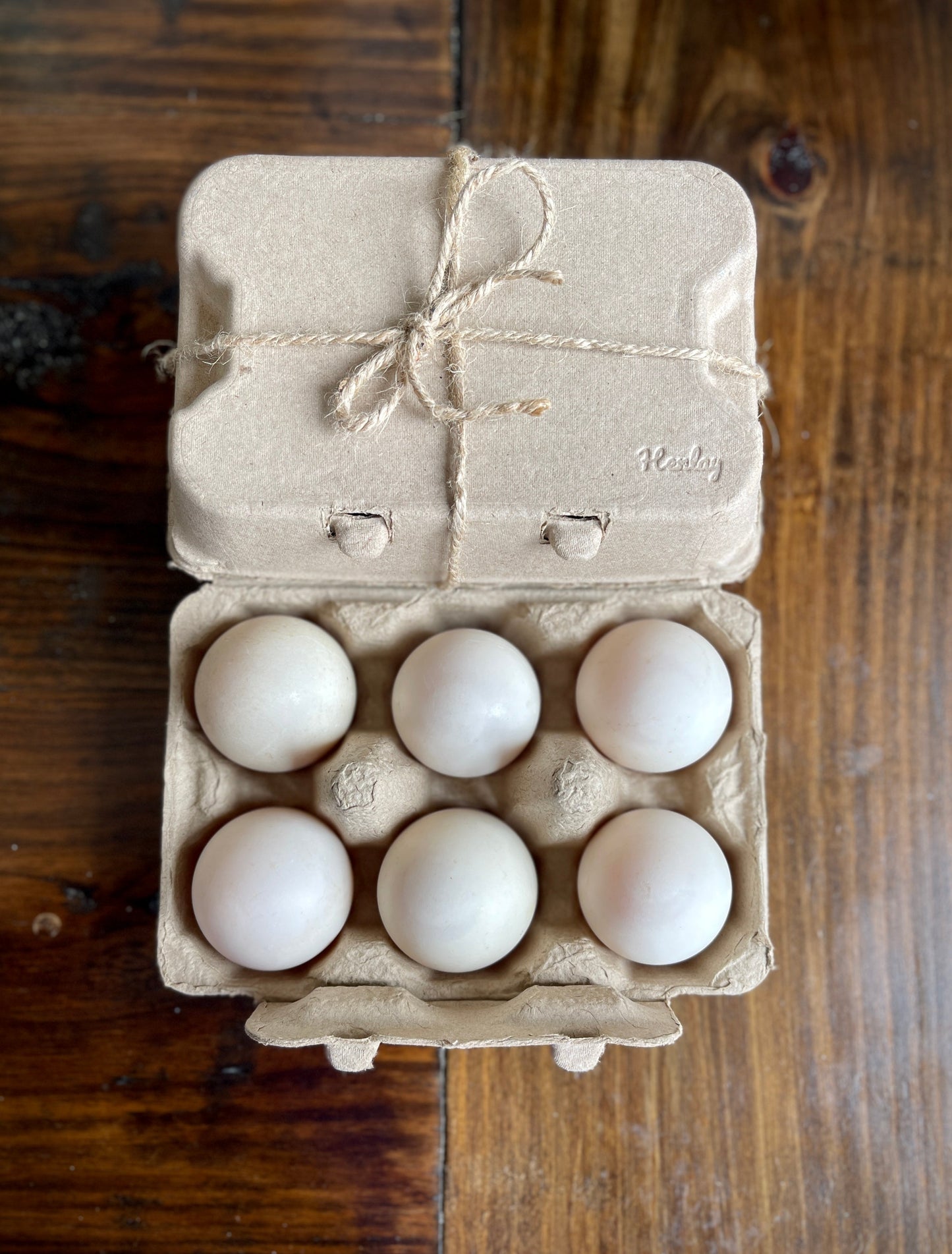 Henlay Duck Egg Cartons — Holds Half Dozen Jumbo Eggs- Blank Flat Top, 2 colors, 20 or 100