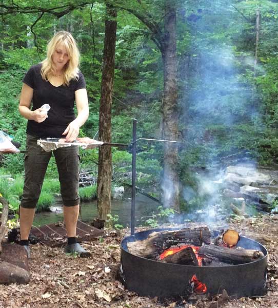 PORTABLE FIRE PIT GRILL